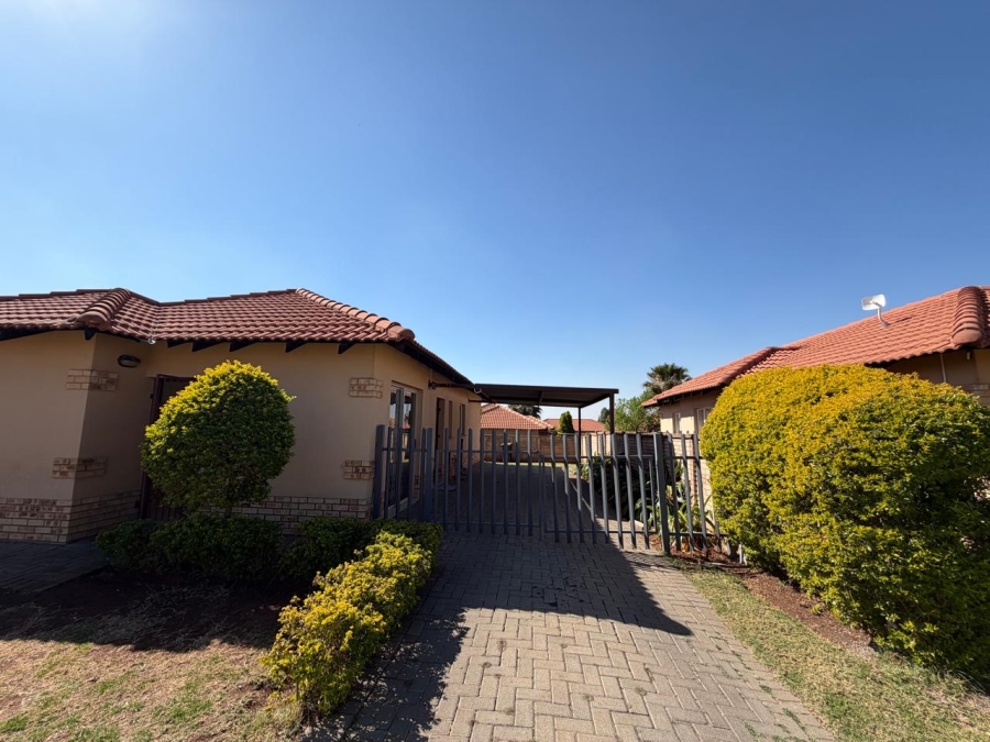 To Let 3 Bedroom Property for Rent in Waterkloof Hill Estate North West